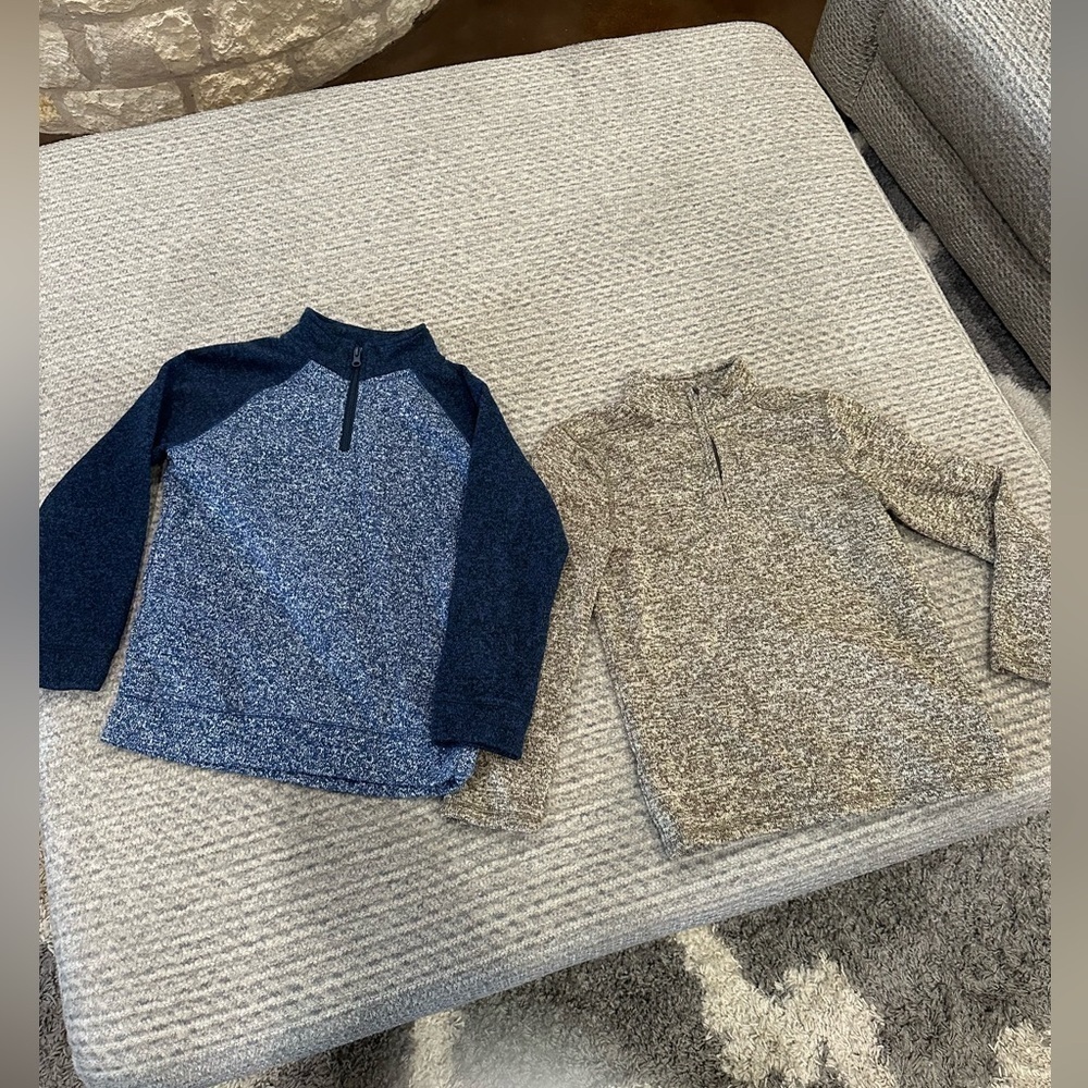 Boys lot of 2 pullovers, EUC!